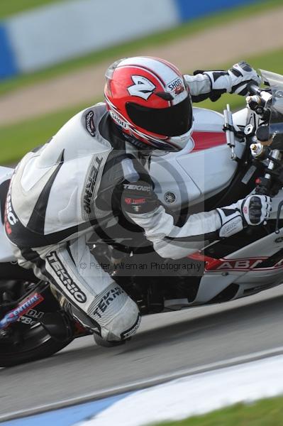 Motorcycle action photographs;Trackday digital images;donington;donington park leicestershire;donington photographs;event digital images;eventdigitalimages;no limits trackday;peter wileman photography;trackday;trackday photos