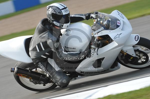 Motorcycle action photographs;Trackday digital images;donington;donington park leicestershire;donington photographs;event digital images;eventdigitalimages;no limits trackday;peter wileman photography;trackday;trackday photos