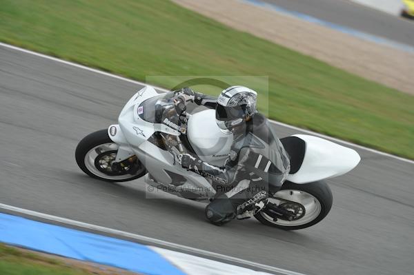 Motorcycle action photographs;Trackday digital images;donington;donington park leicestershire;donington photographs;event digital images;eventdigitalimages;no limits trackday;peter wileman photography;trackday;trackday photos