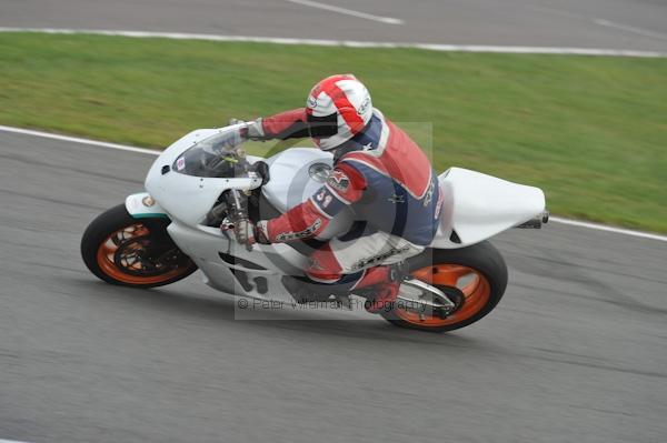 Motorcycle action photographs;Trackday digital images;donington;donington park leicestershire;donington photographs;event digital images;eventdigitalimages;no limits trackday;peter wileman photography;trackday;trackday photos