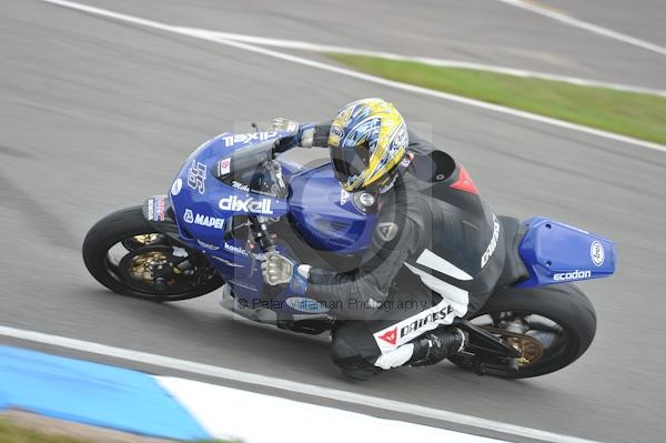 Motorcycle action photographs;Trackday digital images;donington;donington park leicestershire;donington photographs;event digital images;eventdigitalimages;no limits trackday;peter wileman photography;trackday;trackday photos