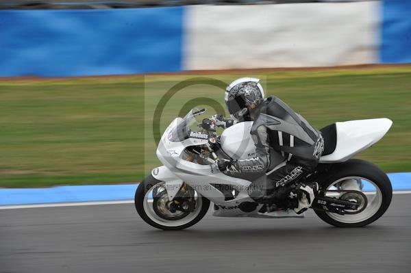 Motorcycle action photographs;Trackday digital images;donington;donington park leicestershire;donington photographs;event digital images;eventdigitalimages;no limits trackday;peter wileman photography;trackday;trackday photos