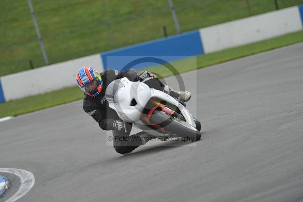 Motorcycle action photographs;Trackday digital images;donington;donington park leicestershire;donington photographs;event digital images;eventdigitalimages;no limits trackday;peter wileman photography;trackday;trackday photos