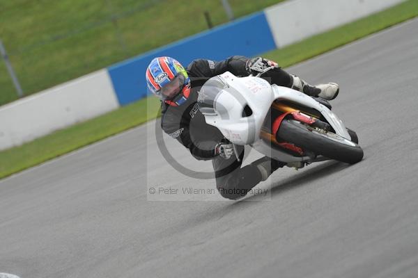 Motorcycle action photographs;Trackday digital images;donington;donington park leicestershire;donington photographs;event digital images;eventdigitalimages;no limits trackday;peter wileman photography;trackday;trackday photos