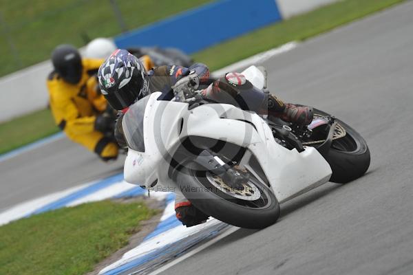 Motorcycle action photographs;Trackday digital images;donington;donington park leicestershire;donington photographs;event digital images;eventdigitalimages;no limits trackday;peter wileman photography;trackday;trackday photos