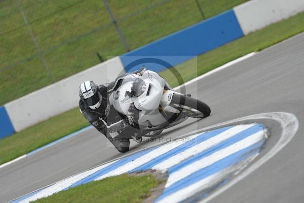 Motorcycle action photographs;Trackday digital images;donington;donington park leicestershire;donington photographs;event digital images;eventdigitalimages;no limits trackday;peter wileman photography;trackday;trackday photos