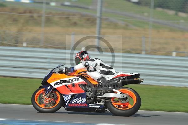 Motorcycle action photographs;Trackday digital images;donington;donington park leicestershire;donington photographs;event digital images;eventdigitalimages;no limits trackday;peter wileman photography;trackday;trackday photos