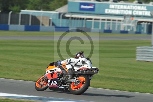 Motorcycle action photographs;Trackday digital images;donington;donington park leicestershire;donington photographs;event digital images;eventdigitalimages;no limits trackday;peter wileman photography;trackday;trackday photos