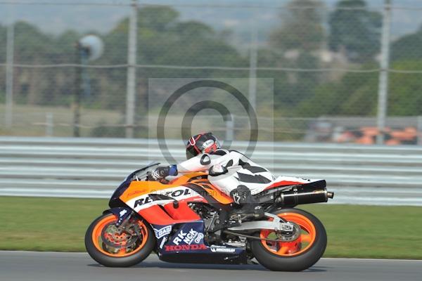 Motorcycle action photographs;Trackday digital images;donington;donington park leicestershire;donington photographs;event digital images;eventdigitalimages;no limits trackday;peter wileman photography;trackday;trackday photos