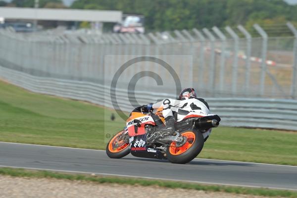 Motorcycle action photographs;Trackday digital images;donington;donington park leicestershire;donington photographs;event digital images;eventdigitalimages;no limits trackday;peter wileman photography;trackday;trackday photos