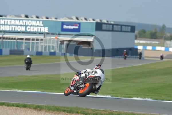 Motorcycle action photographs;Trackday digital images;donington;donington park leicestershire;donington photographs;event digital images;eventdigitalimages;no limits trackday;peter wileman photography;trackday;trackday photos