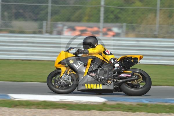 Motorcycle action photographs;Trackday digital images;donington;donington park leicestershire;donington photographs;event digital images;eventdigitalimages;no limits trackday;peter wileman photography;trackday;trackday photos