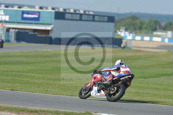 Motorcycle action photographs;Trackday digital images;donington;donington park leicestershire;donington photographs;event digital images;eventdigitalimages;no limits trackday;peter wileman photography;trackday;trackday photos