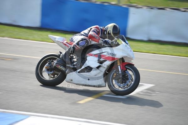 Motorcycle action photographs;Trackday digital images;donington;donington park leicestershire;donington photographs;event digital images;eventdigitalimages;no limits trackday;peter wileman photography;trackday;trackday photos