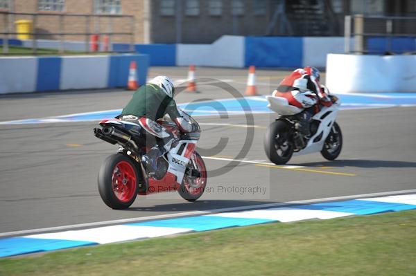 Motorcycle action photographs;Trackday digital images;donington;donington park leicestershire;donington photographs;event digital images;eventdigitalimages;no limits trackday;peter wileman photography;trackday;trackday photos