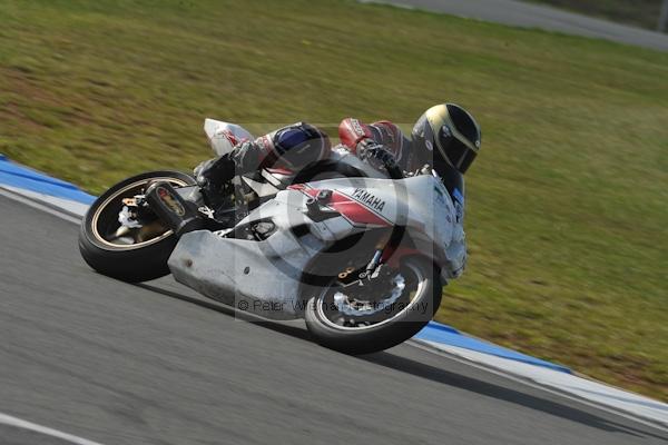 Motorcycle action photographs;Trackday digital images;donington;donington park leicestershire;donington photographs;event digital images;eventdigitalimages;no limits trackday;peter wileman photography;trackday;trackday photos