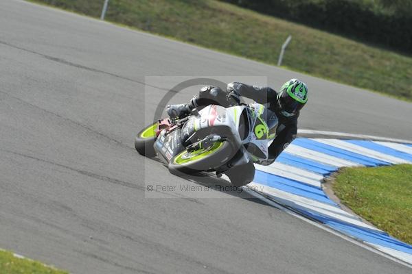 Motorcycle action photographs;Trackday digital images;donington;donington park leicestershire;donington photographs;event digital images;eventdigitalimages;no limits trackday;peter wileman photography;trackday;trackday photos