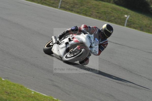 Motorcycle action photographs;Trackday digital images;donington;donington park leicestershire;donington photographs;event digital images;eventdigitalimages;no limits trackday;peter wileman photography;trackday;trackday photos