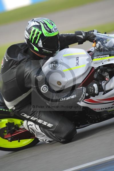 Motorcycle action photographs;Trackday digital images;donington;donington park leicestershire;donington photographs;event digital images;eventdigitalimages;no limits trackday;peter wileman photography;trackday;trackday photos