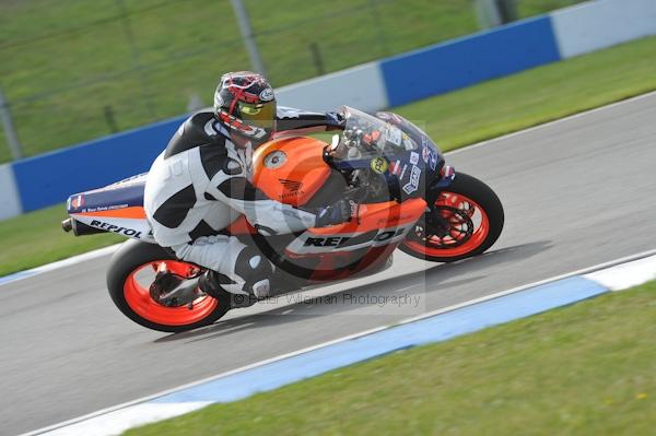 Motorcycle action photographs;Trackday digital images;donington;donington park leicestershire;donington photographs;event digital images;eventdigitalimages;no limits trackday;peter wileman photography;trackday;trackday photos