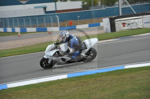 Motorcycle action photographs;Trackday digital images;donington;donington park leicestershire;donington photographs;event digital images;eventdigitalimages;no limits trackday;peter wileman photography;trackday;trackday photos