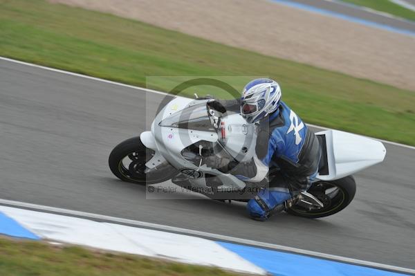 Motorcycle action photographs;Trackday digital images;donington;donington park leicestershire;donington photographs;event digital images;eventdigitalimages;no limits trackday;peter wileman photography;trackday;trackday photos