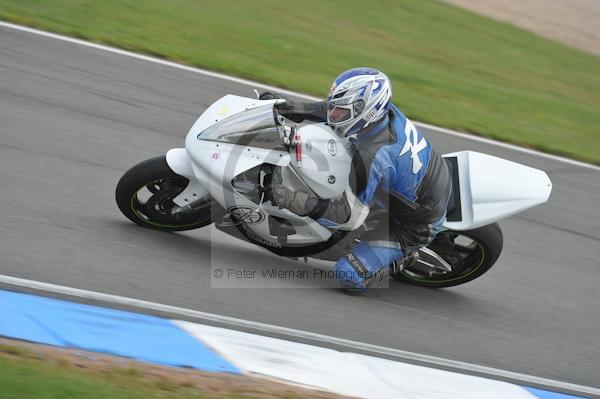 Motorcycle action photographs;Trackday digital images;donington;donington park leicestershire;donington photographs;event digital images;eventdigitalimages;no limits trackday;peter wileman photography;trackday;trackday photos