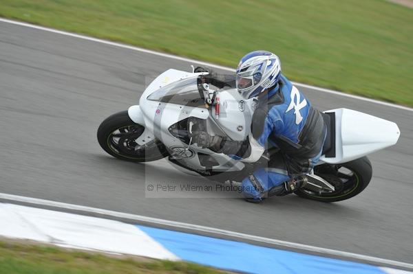 Motorcycle action photographs;Trackday digital images;donington;donington park leicestershire;donington photographs;event digital images;eventdigitalimages;no limits trackday;peter wileman photography;trackday;trackday photos