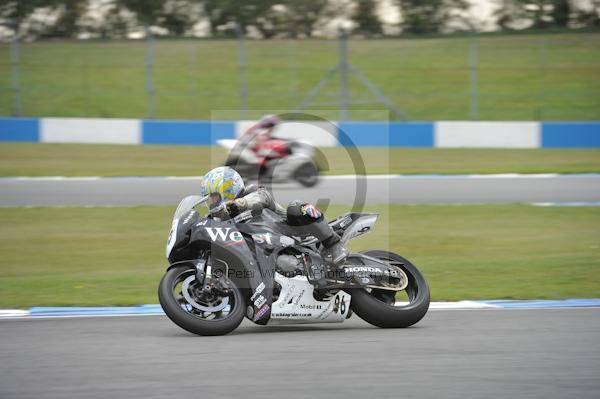 Motorcycle action photographs;Trackday digital images;donington;donington park leicestershire;donington photographs;event digital images;eventdigitalimages;no limits trackday;peter wileman photography;trackday;trackday photos