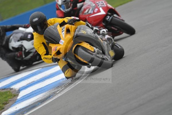 Motorcycle action photographs;Trackday digital images;donington;donington park leicestershire;donington photographs;event digital images;eventdigitalimages;no limits trackday;peter wileman photography;trackday;trackday photos