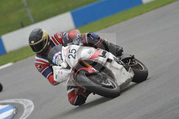 Motorcycle action photographs;Trackday digital images;donington;donington park leicestershire;donington photographs;event digital images;eventdigitalimages;no limits trackday;peter wileman photography;trackday;trackday photos