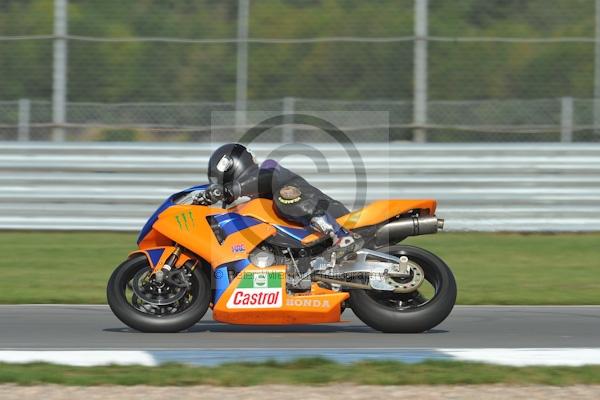 Motorcycle action photographs;Trackday digital images;donington;donington park leicestershire;donington photographs;event digital images;eventdigitalimages;no limits trackday;peter wileman photography;trackday;trackday photos