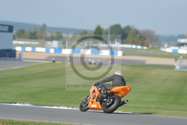 Motorcycle action photographs;Trackday digital images;donington;donington park leicestershire;donington photographs;event digital images;eventdigitalimages;no limits trackday;peter wileman photography;trackday;trackday photos