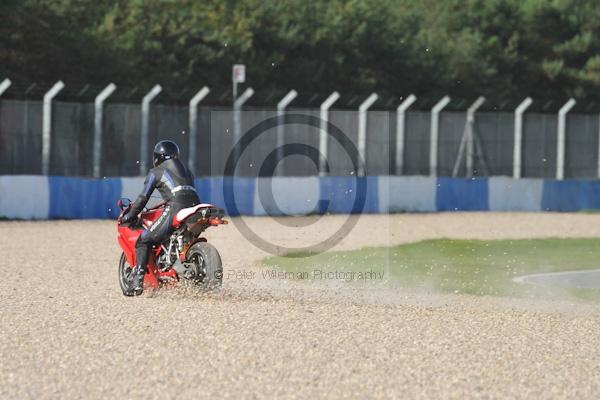 Motorcycle action photographs;Trackday digital images;donington;donington park leicestershire;donington photographs;event digital images;eventdigitalimages;no limits trackday;peter wileman photography;trackday;trackday photos