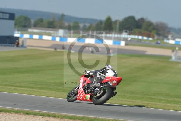 Motorcycle action photographs;Trackday digital images;donington;donington park leicestershire;donington photographs;event digital images;eventdigitalimages;no limits trackday;peter wileman photography;trackday;trackday photos