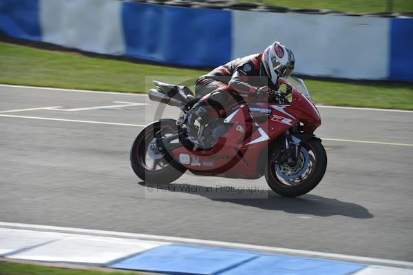 Motorcycle action photographs;Trackday digital images;donington;donington park leicestershire;donington photographs;event digital images;eventdigitalimages;no limits trackday;peter wileman photography;trackday;trackday photos