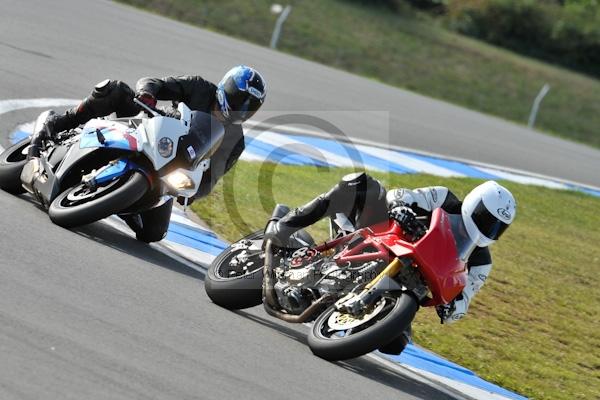 Motorcycle action photographs;Trackday digital images;donington;donington park leicestershire;donington photographs;event digital images;eventdigitalimages;no limits trackday;peter wileman photography;trackday;trackday photos