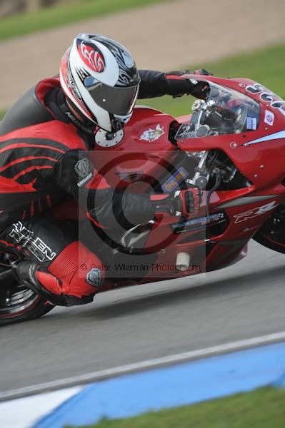 Motorcycle action photographs;Trackday digital images;donington;donington park leicestershire;donington photographs;event digital images;eventdigitalimages;no limits trackday;peter wileman photography;trackday;trackday photos