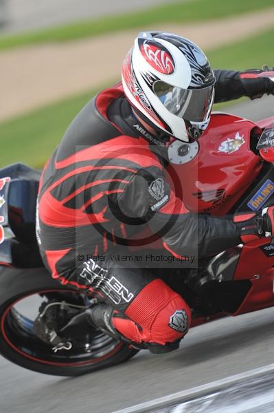 Motorcycle action photographs;Trackday digital images;donington;donington park leicestershire;donington photographs;event digital images;eventdigitalimages;no limits trackday;peter wileman photography;trackday;trackday photos