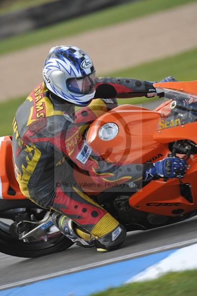 Motorcycle action photographs;Trackday digital images;donington;donington park leicestershire;donington photographs;event digital images;eventdigitalimages;no limits trackday;peter wileman photography;trackday;trackday photos