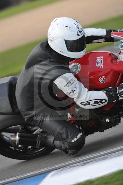 Motorcycle action photographs;Trackday digital images;donington;donington park leicestershire;donington photographs;event digital images;eventdigitalimages;no limits trackday;peter wileman photography;trackday;trackday photos