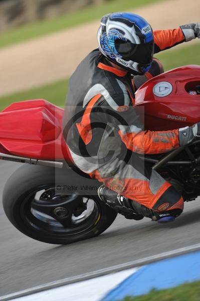 Motorcycle action photographs;Trackday digital images;donington;donington park leicestershire;donington photographs;event digital images;eventdigitalimages;no limits trackday;peter wileman photography;trackday;trackday photos