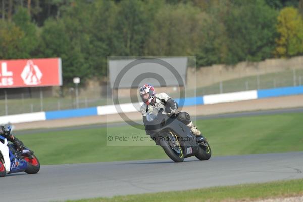 Motorcycle action photographs;Trackday digital images;donington;donington park leicestershire;donington photographs;event digital images;eventdigitalimages;no limits trackday;peter wileman photography;trackday;trackday photos