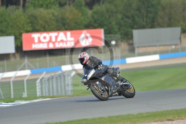 Motorcycle action photographs;Trackday digital images;donington;donington park leicestershire;donington photographs;event digital images;eventdigitalimages;no limits trackday;peter wileman photography;trackday;trackday photos