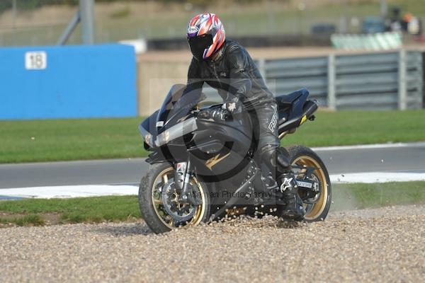 Motorcycle action photographs;Trackday digital images;donington;donington park leicestershire;donington photographs;event digital images;eventdigitalimages;no limits trackday;peter wileman photography;trackday;trackday photos