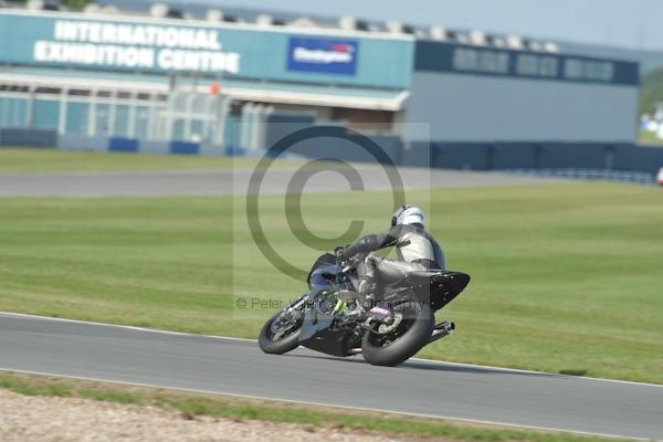 Motorcycle action photographs;Trackday digital images;donington;donington park leicestershire;donington photographs;event digital images;eventdigitalimages;no limits trackday;peter wileman photography;trackday;trackday photos