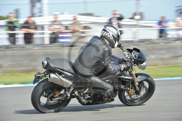 Motorcycle action photographs;Trackday digital images;donington;donington park leicestershire;donington photographs;event digital images;eventdigitalimages;no limits trackday;peter wileman photography;trackday;trackday photos