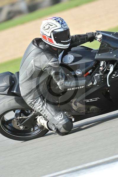 Motorcycle action photographs;Trackday digital images;donington;donington park leicestershire;donington photographs;event digital images;eventdigitalimages;no limits trackday;peter wileman photography;trackday;trackday photos