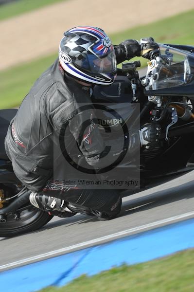 Motorcycle action photographs;Trackday digital images;donington;donington park leicestershire;donington photographs;event digital images;eventdigitalimages;no limits trackday;peter wileman photography;trackday;trackday photos