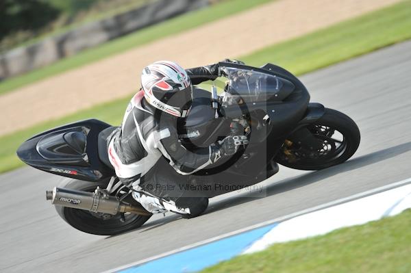 Motorcycle action photographs;Trackday digital images;donington;donington park leicestershire;donington photographs;event digital images;eventdigitalimages;no limits trackday;peter wileman photography;trackday;trackday photos